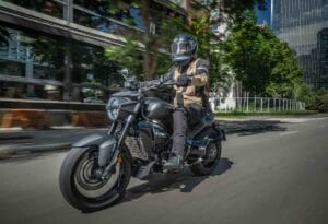 Zontes S 350: A Rebeldia e a Tecnologia que Rompem com o Convencional da Categoria