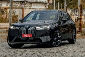 BMW iX e i5 saem de linha no Brasil em preparação para chegada do novo iX3