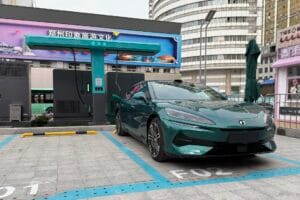 O carregador mais potente do mundo que a BYD instalará no Brasil