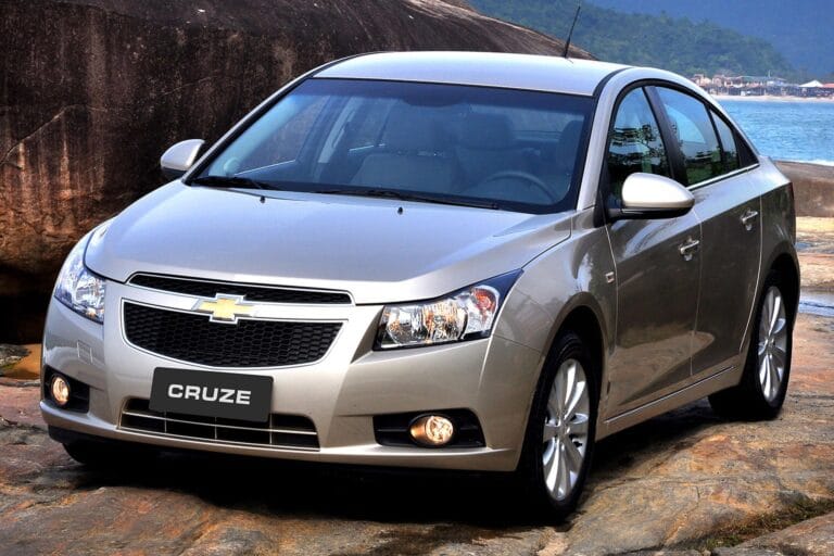 5 sedãs Chevrolet usados com amplo espaço e robustez a partir de R$ 26 mil