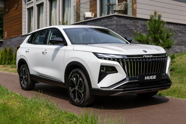 DFM anuncia até 5 novos SUVs híbridos no Brasil; descubra quais serão