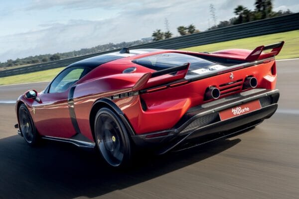 Ferrari 849 Testarossa desembarca no Brasil com motor híbrido de 1.050 cv