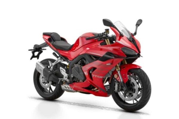 imagem de moto esportiva qjmotor