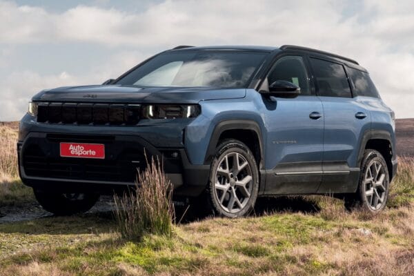 Jeep confirma novas gerações de Renegade, Compass e Commander no Brasil