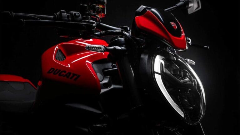 Ducati Monster V2 recebe prêmio de design e reforça a tradição italiana