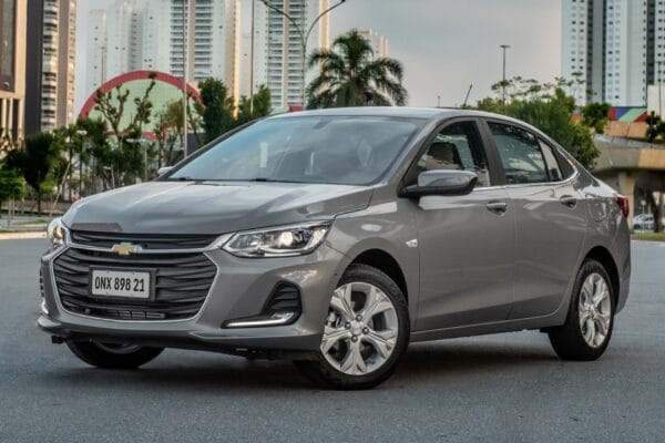 4 Carros Usados com Motor Flex e Excelente Consumo a Partir de R$ 50 Mil