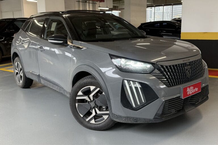 "Peugeot 2008 GT Hybrid: 5 Razões para Comprar e 5 Motivos para Refletir"