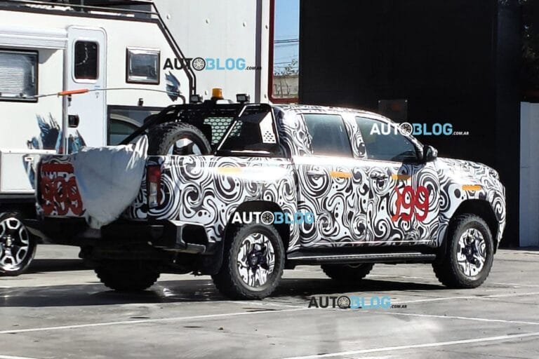 Flagra: Toyota Hilux elétrica é testada em lugar inesperado