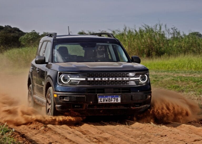 4 carros usados elegantes por menos de R$ 99 mil