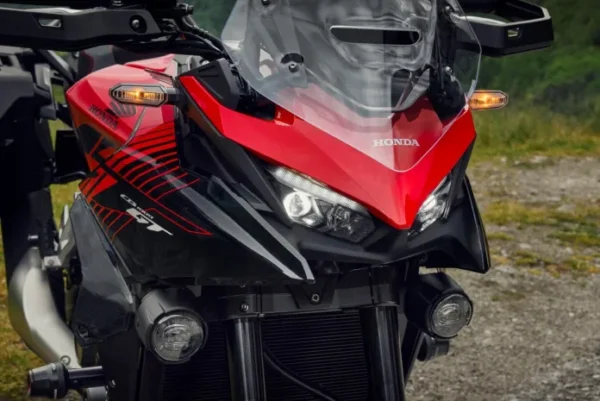 Honda patentes no Brasil a CB1000GT, sport