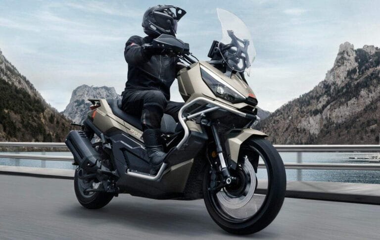 Zontes 368G: novo scooter aventureiro em pré