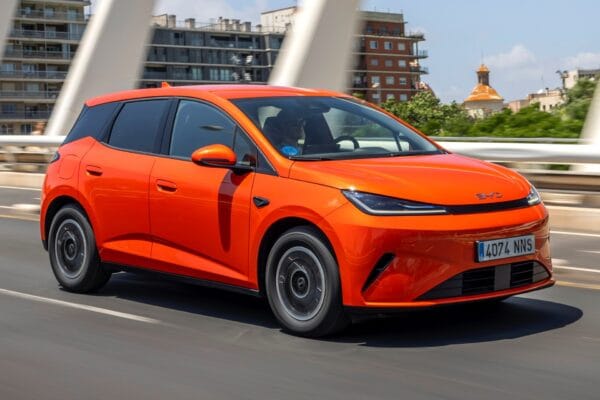 BYD Dolphin G híbrido com até 212 cv já está disponível; confira os detalhes