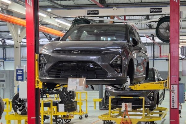 Chevrolet Captiva EV inicia montagem no Brasil e PHEV será o próximo