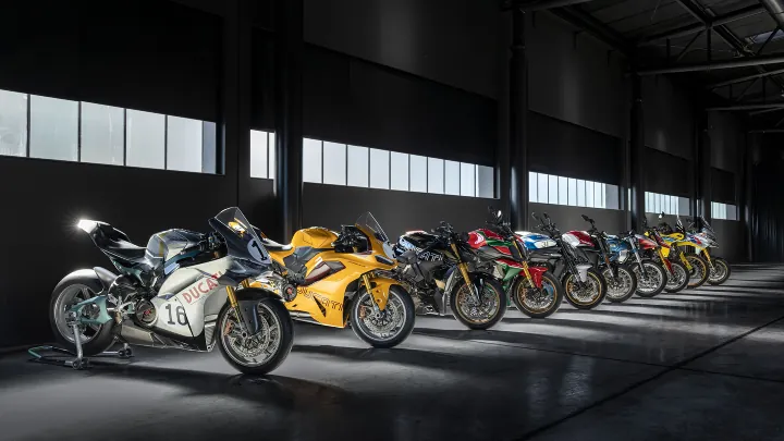 Ducati festeggia 100 anni con una collezione esclusiva ispirata a modelli storici