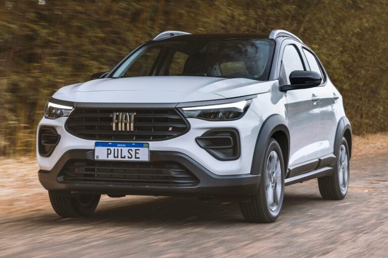 5 carros seminovos de 2025 disponíveis por menos de R$ 100 mil