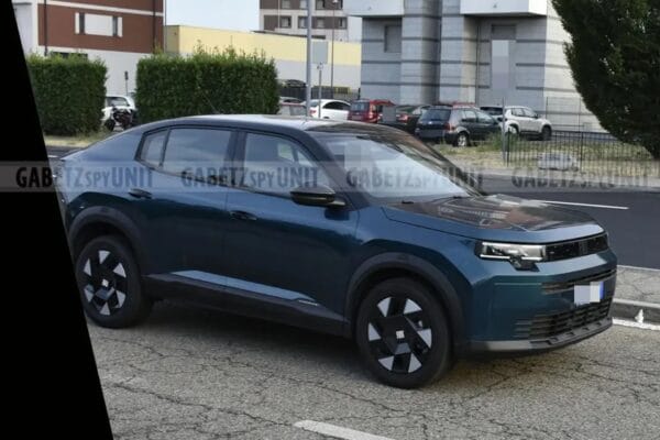 Flagra: novo Fiat Fastback ganha versão mais simples, mas ainda atraente