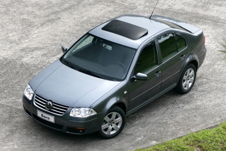 4 sedãs Volkswagen seminovos com preço inicial de R$ 18 mil