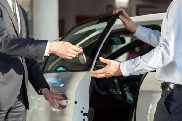 Por que a lealdade dos consumidores às marcas de carro está em declínio?