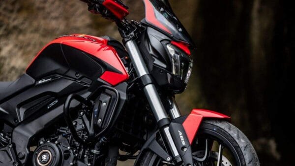 Bajaj ultrapassa 30 mil emplacamentos da gama Dominar 400 no Brasil