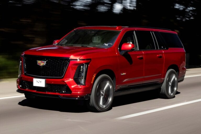 GM retorna à Europa após 9 anos ignorando elétricos com picapes e SUVs gigantes