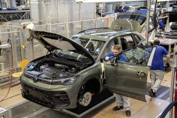 Volkswagen anuncia redução de 100 mil empregos para enfrentar a crise