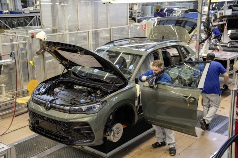 Volkswagen anuncia redução de 100 mil empregos para enfrentar a crise
