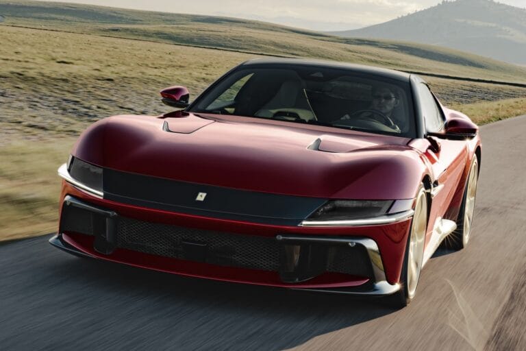 Ferrari 12 Cilindri Manual: Usa Truque Eletrônico para Parecer Esportivo Raiz