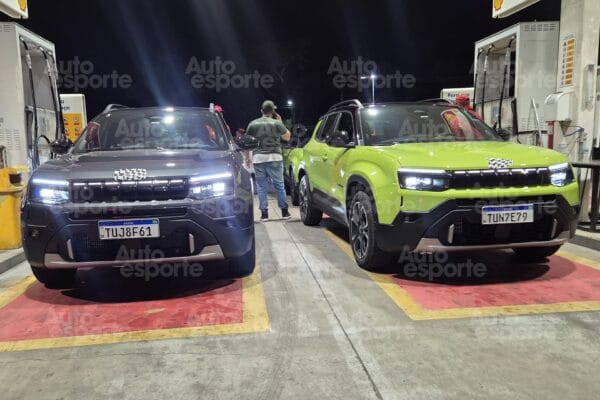 Flagra: Jeep Avenger surge sem camuflagem em comboio com pelo menos 4 versões