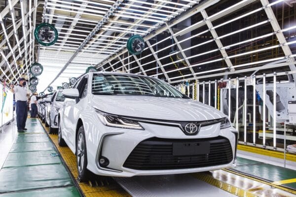 Toyota Corolla produzido em nova fábrica ainda leva tempo para chegar às lojas; entenda