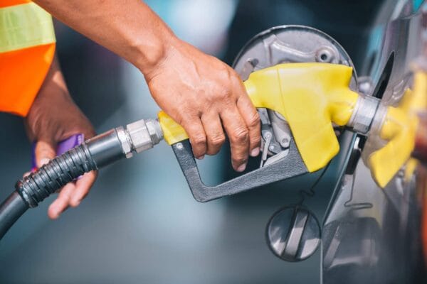 MPF move ação para suspender gasolina com 32% de etanol no Brasil
