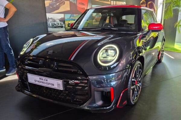 Mini John Cooper Works GP Inspired: Chega ao Brasil e Poucos Poderão Comprar