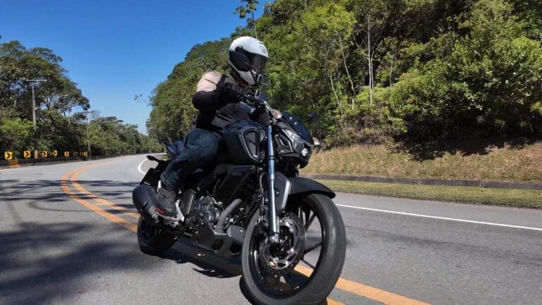 frente Yamaha FZ15