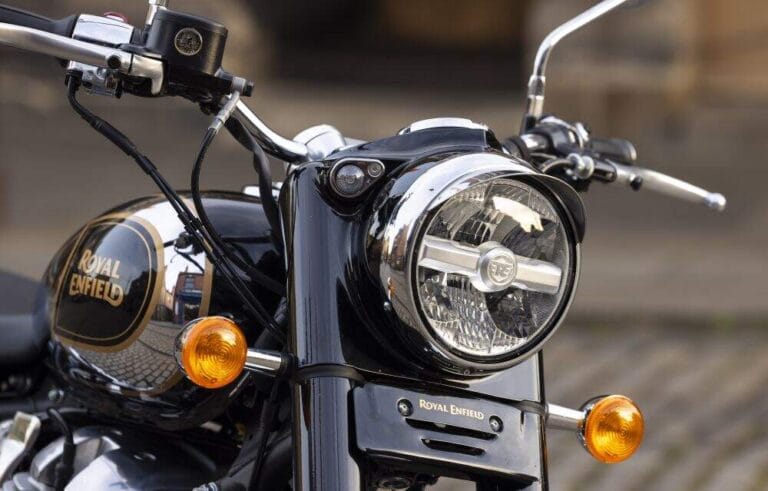 Royal Enfield Classic 650 dianteira