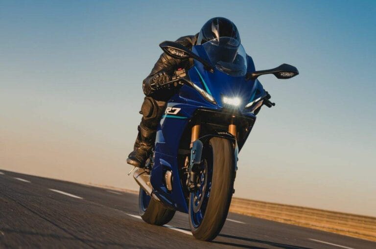 Dianteira Yamaha R7