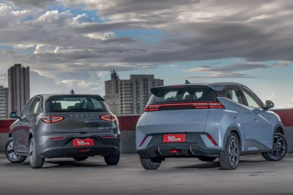 Vendas de veículos elétricos mais que triplicam em um ano e superam as de carros a diesel