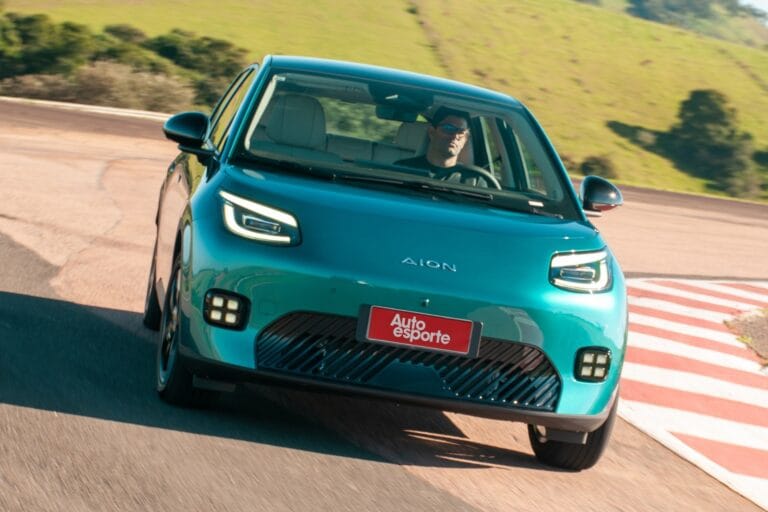 GAC Aion UT ganha 110 km a mais de autonomia com nova bateria