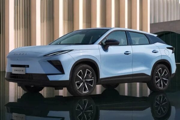 Omoda E5 com design renovado é revelado antes do lançamento; veja!