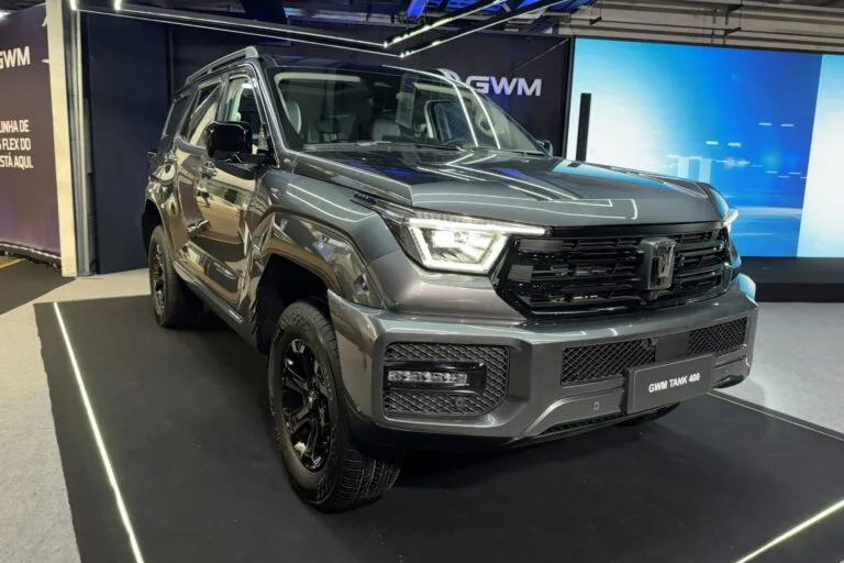 GWM Tank 400 é apresentado no Brasil com motor flex; confira os detalhes