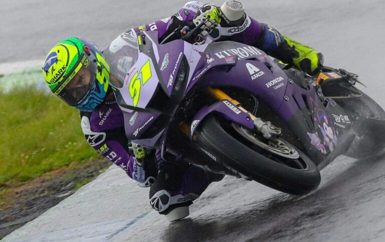 Eric Granado em ação pela Honda Racing sob chuva em Santa Cruz do Sul (RS)