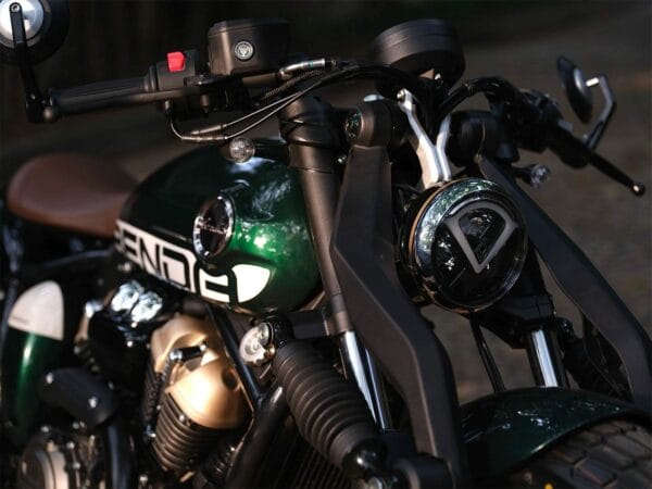 Benda Napoleon Bob 125: V2 Engine and Bobber Style Twist