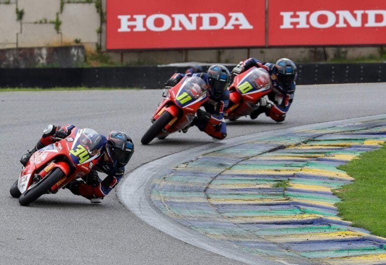 pilotos da Moto4 Latin Cup aceleram em Interlagos