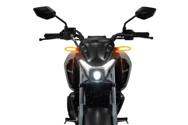 Farol e setas em LED da nova Yamaha FZ15 2027