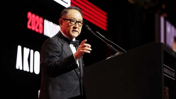 Akio Toyoda, presidente da Toyota, pede maior união entre montadoras em discurso no Hall da Fama