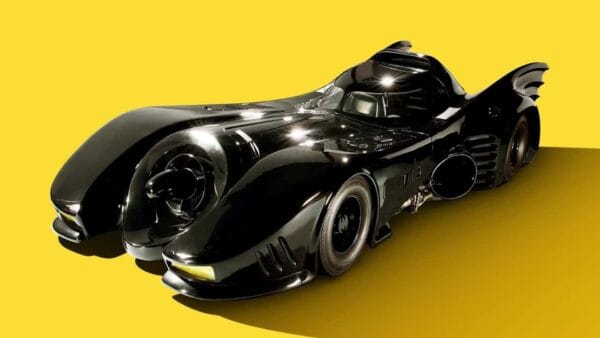 Batmóvel de 1992 de Batman: O Retorno será leiloado e pode alcançar até US$ 7 milhões