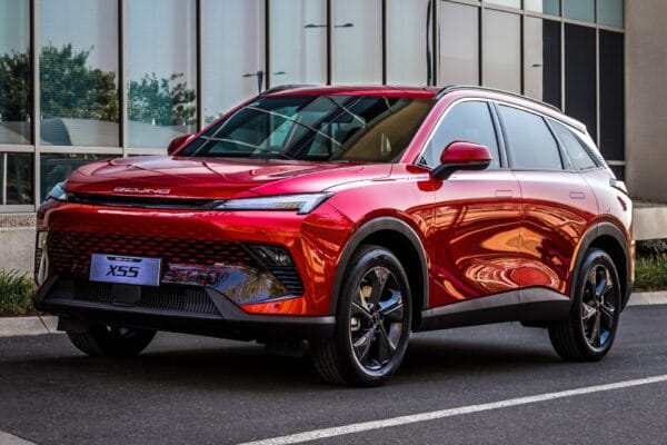 Baic confirma lançamento de carros híbridos com motor flex no Brasil em 2028; conheça os planos