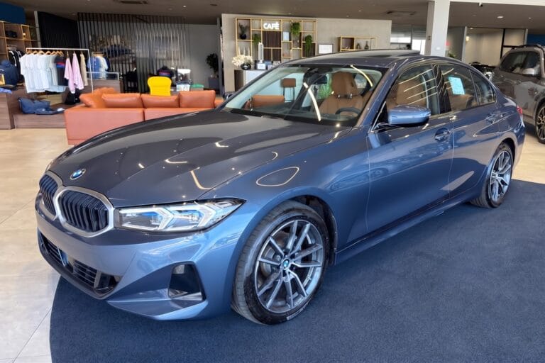 BMW 320i GP 2026: sedã líder de vendas com até R$ 25 mil de desconto