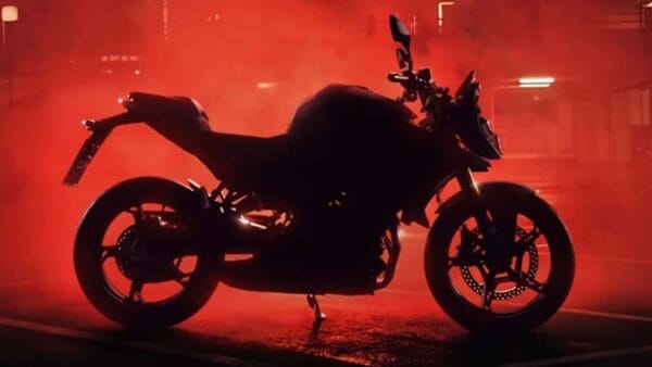 BMW planeja nova moto naked F 450 R, sucessora da F 450 GS, com foco no asfalto.