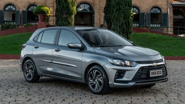 Chevrolet reduz preço do Onix automático para menos de R$ 99.990 em promoção