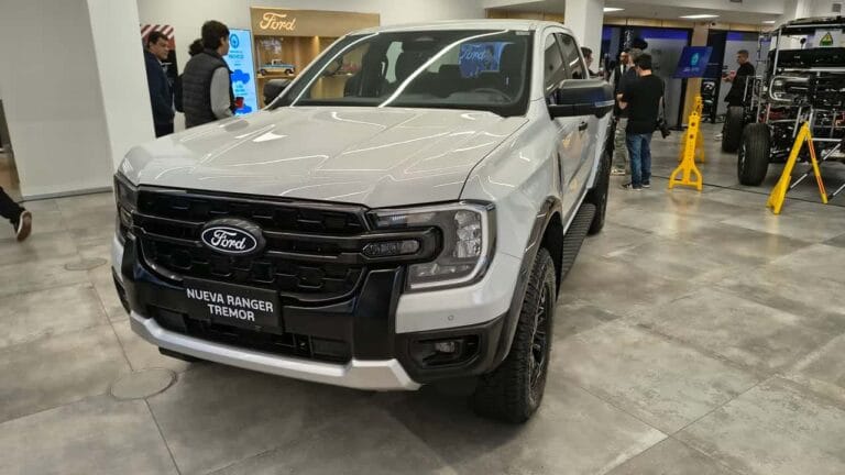 Ford revela novas versões da Ranger, incluindo a híbrida PHEV e a aventureira Tremor, com lançamento previsto para 2027