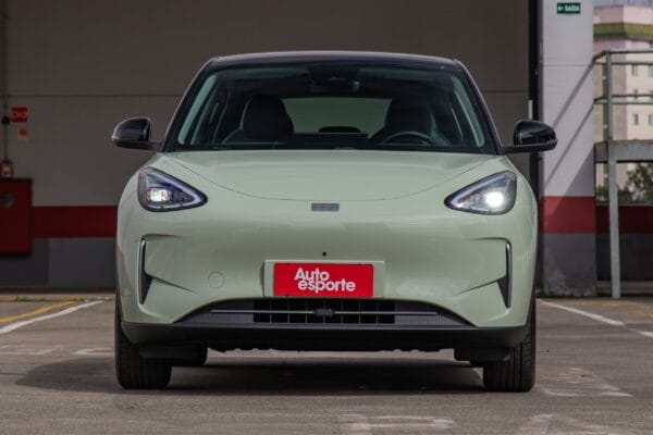 Renault busca um carro elétrico acessível e Geely pode ser a resposta